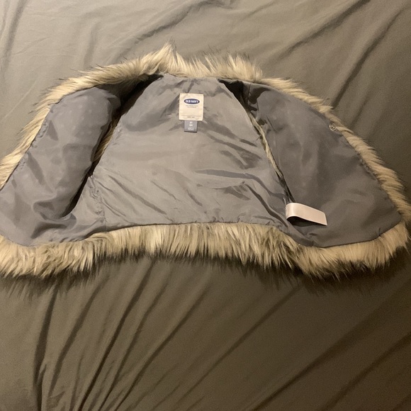 Old Navy Toddler Girl Vest…. Only wore once! - Picture 2 of 5